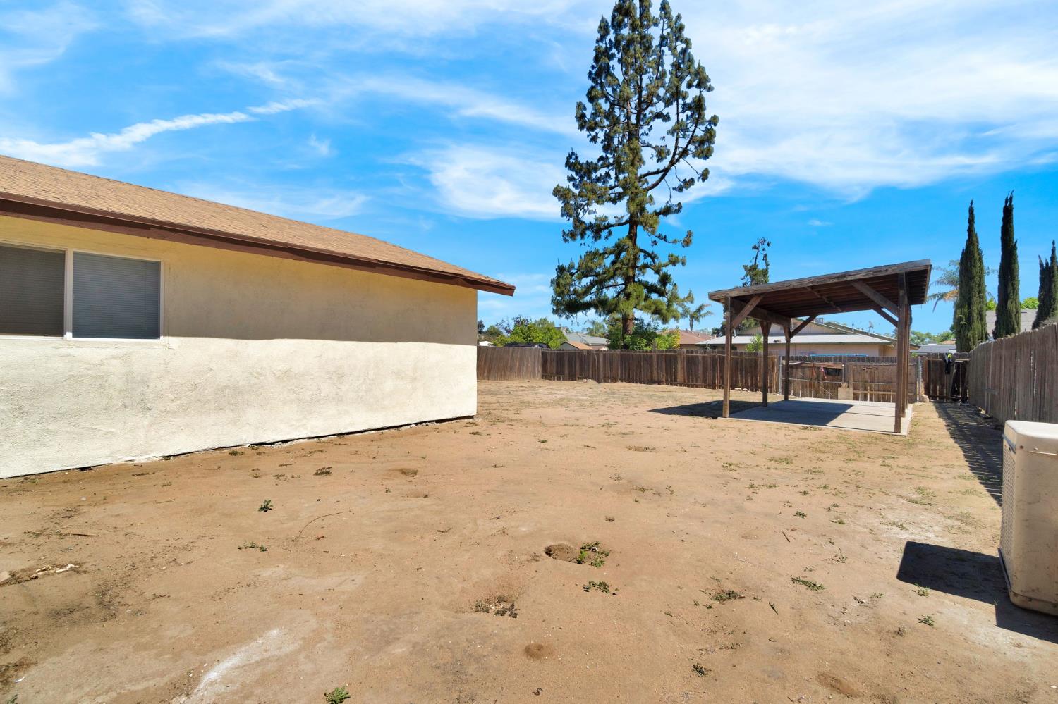 2151 S Bardell Ave, Fresno, CA 93706