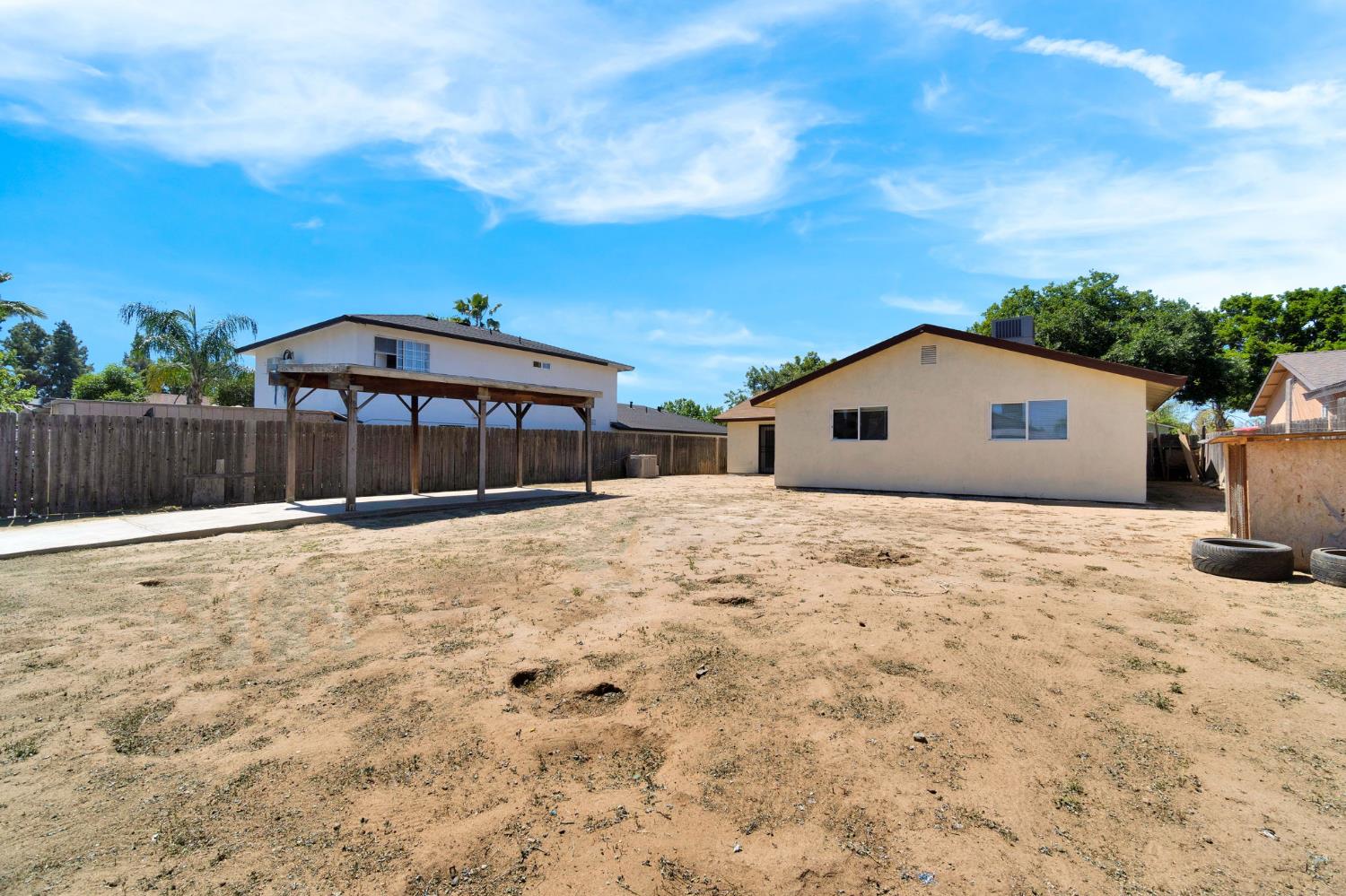 2151 S Bardell Ave, Fresno, CA 93706