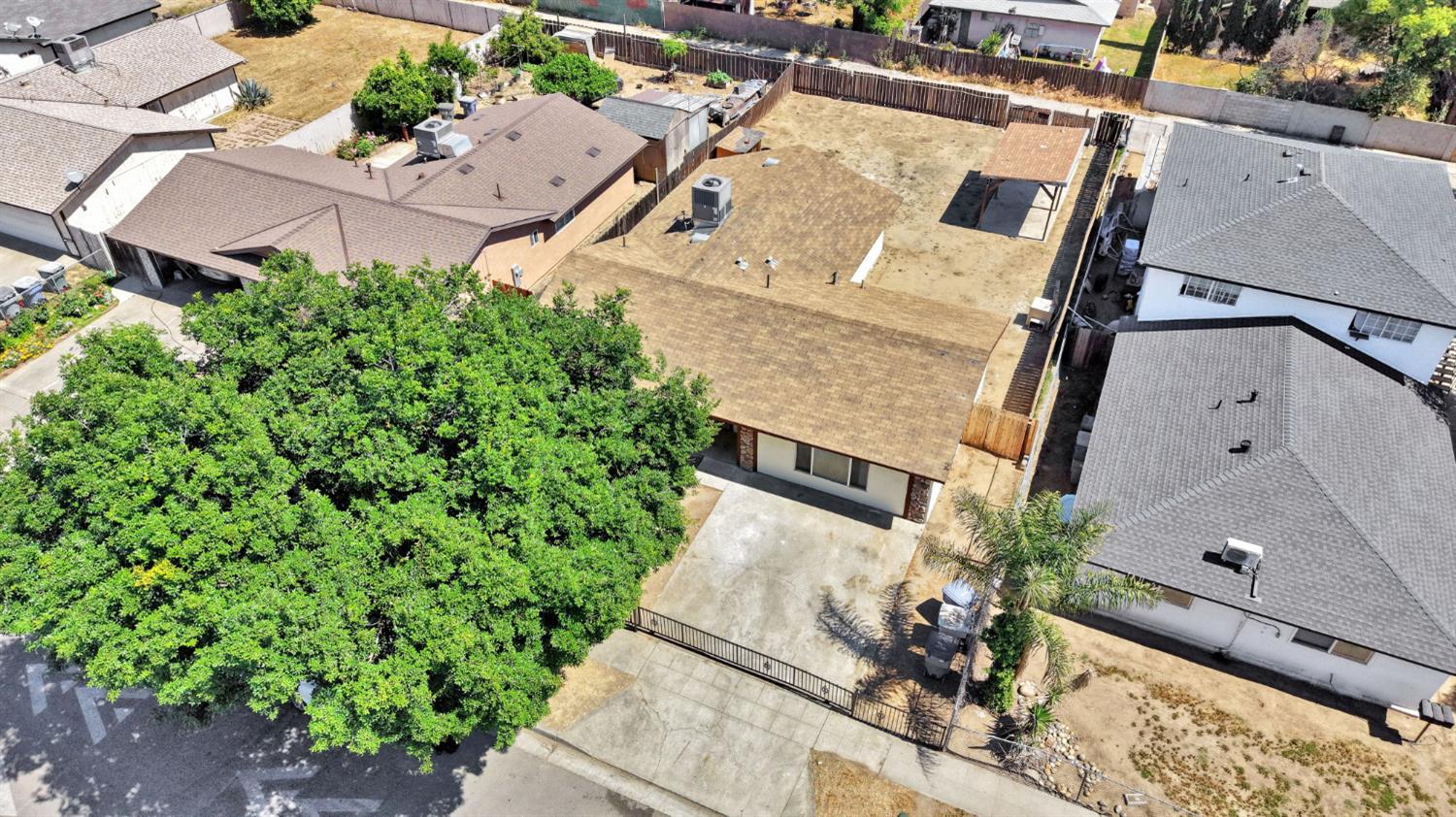 2151 S Bardell Ave, Fresno, CA 93706