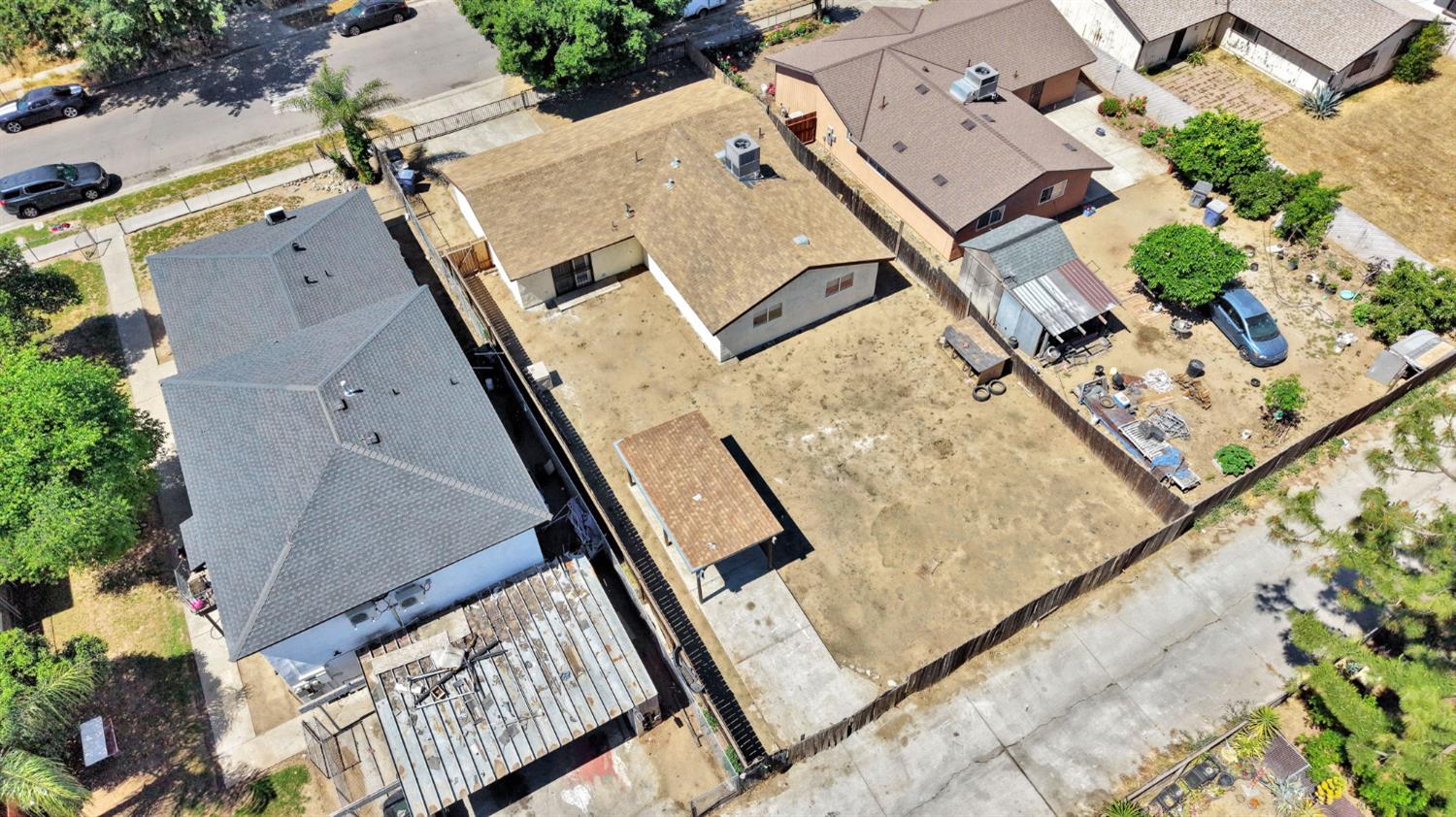 2151 S Bardell Ave, Fresno, CA 93706