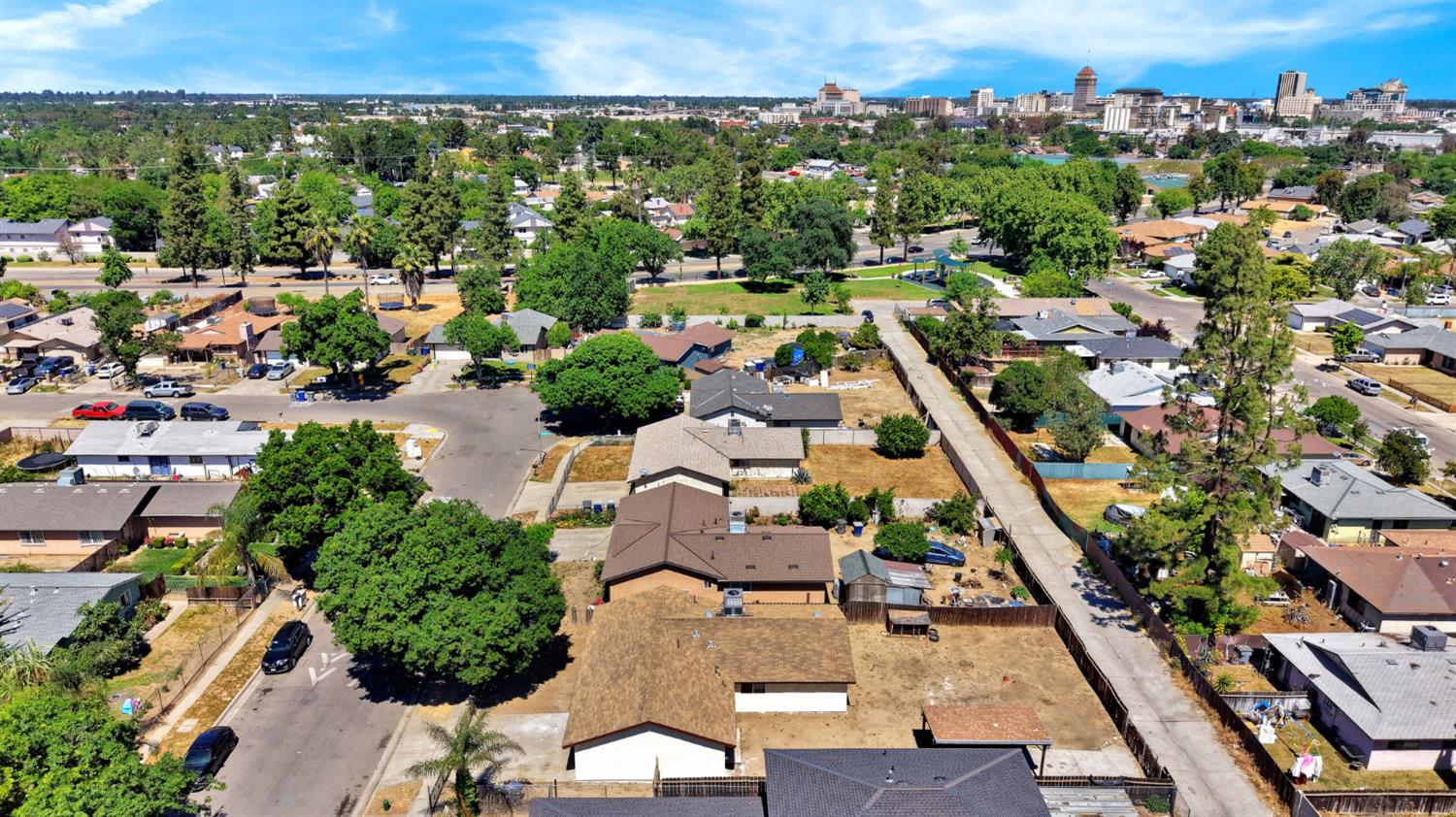 2151 S Bardell Ave, Fresno, CA 93706