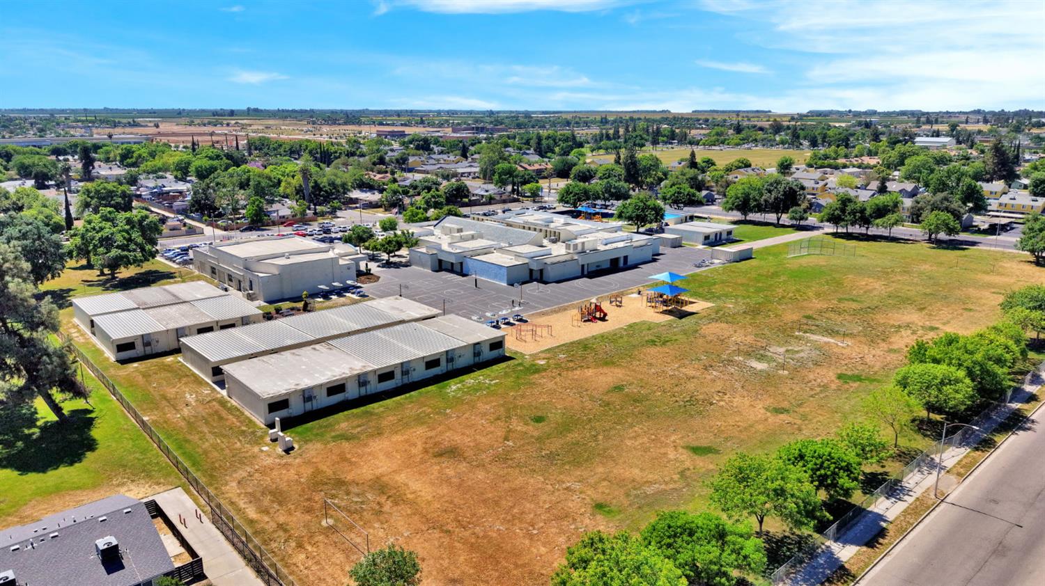 2151 S Bardell Ave, Fresno, CA 93706