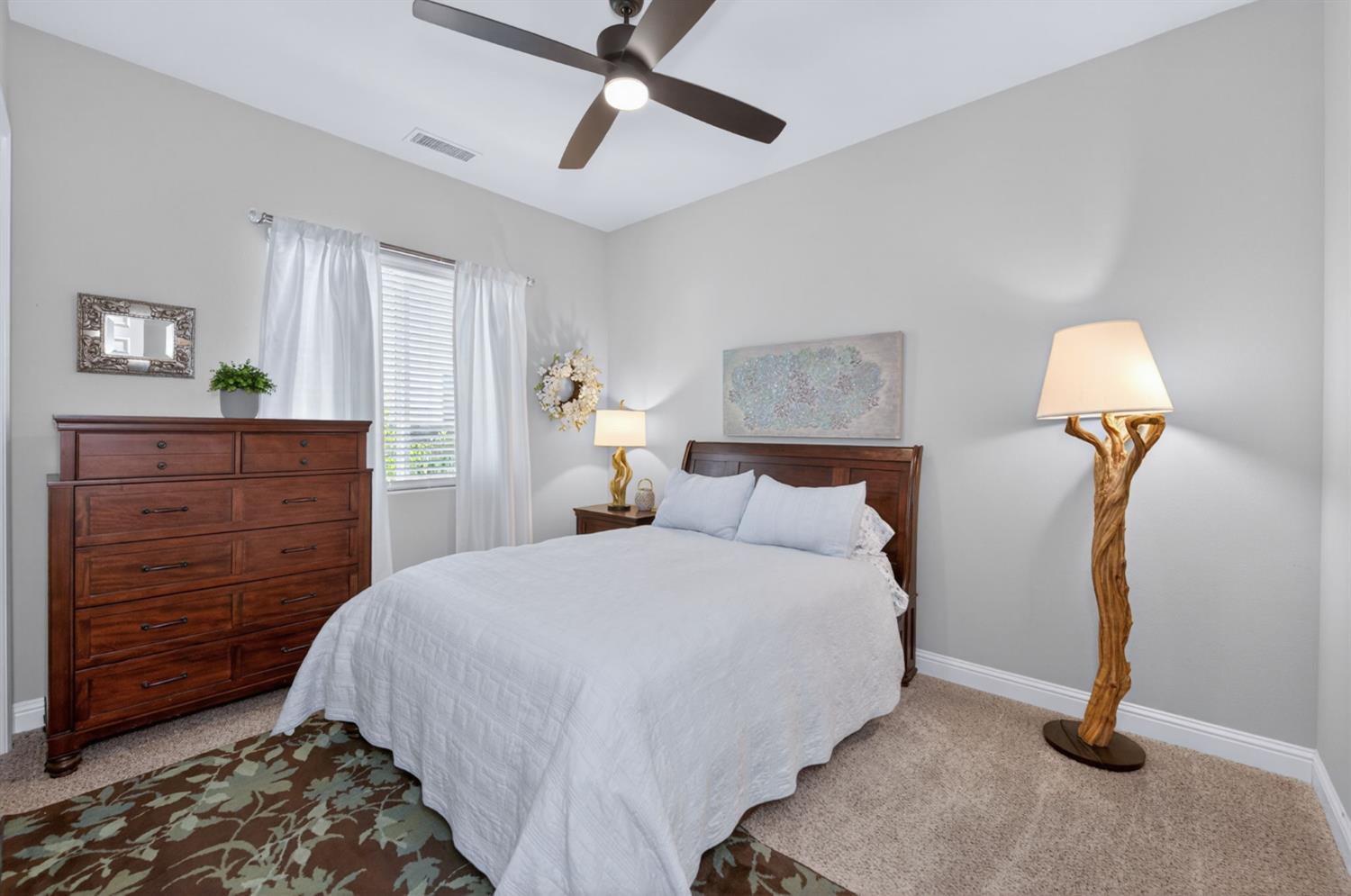 1462 N Twinberry Ave, Clovis, CA 93619