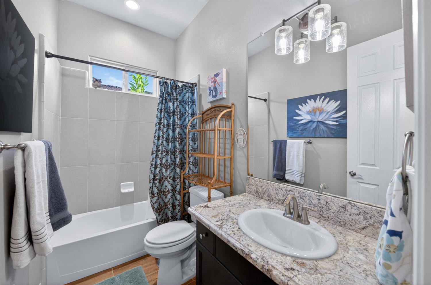 1462 N Twinberry Ave, Clovis, CA 93619