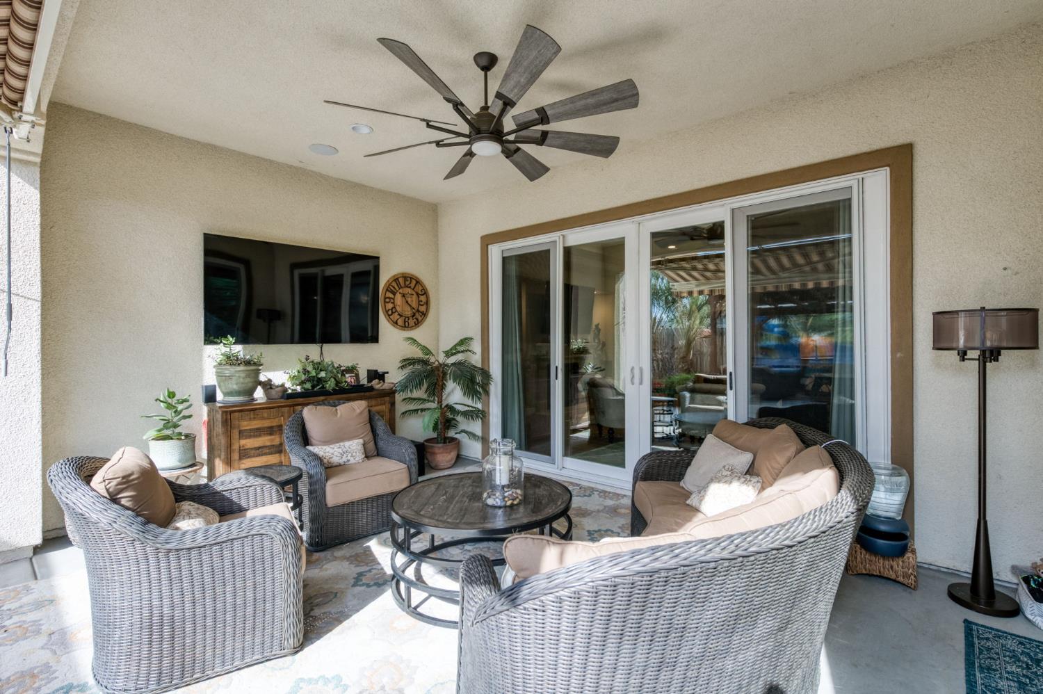 1462 N Twinberry Ave, Clovis, CA 93619