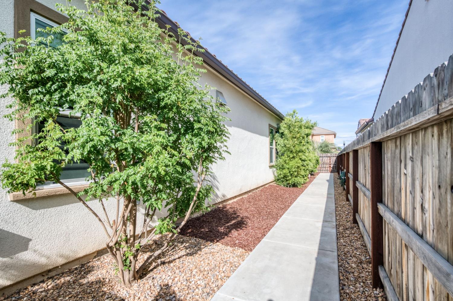 1462 N Twinberry Ave, Clovis, CA 93619