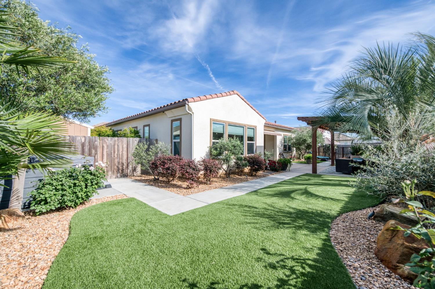 1462 N Twinberry Ave, Clovis, CA 93619