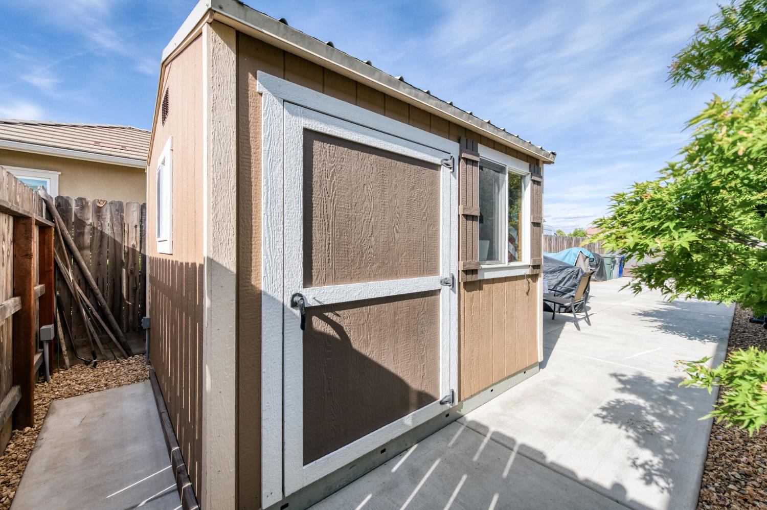 1462 N Twinberry Ave, Clovis, CA 93619