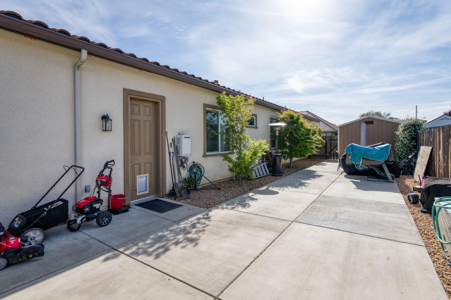 1462 N Twinberry Ave, Clovis, CA 93619