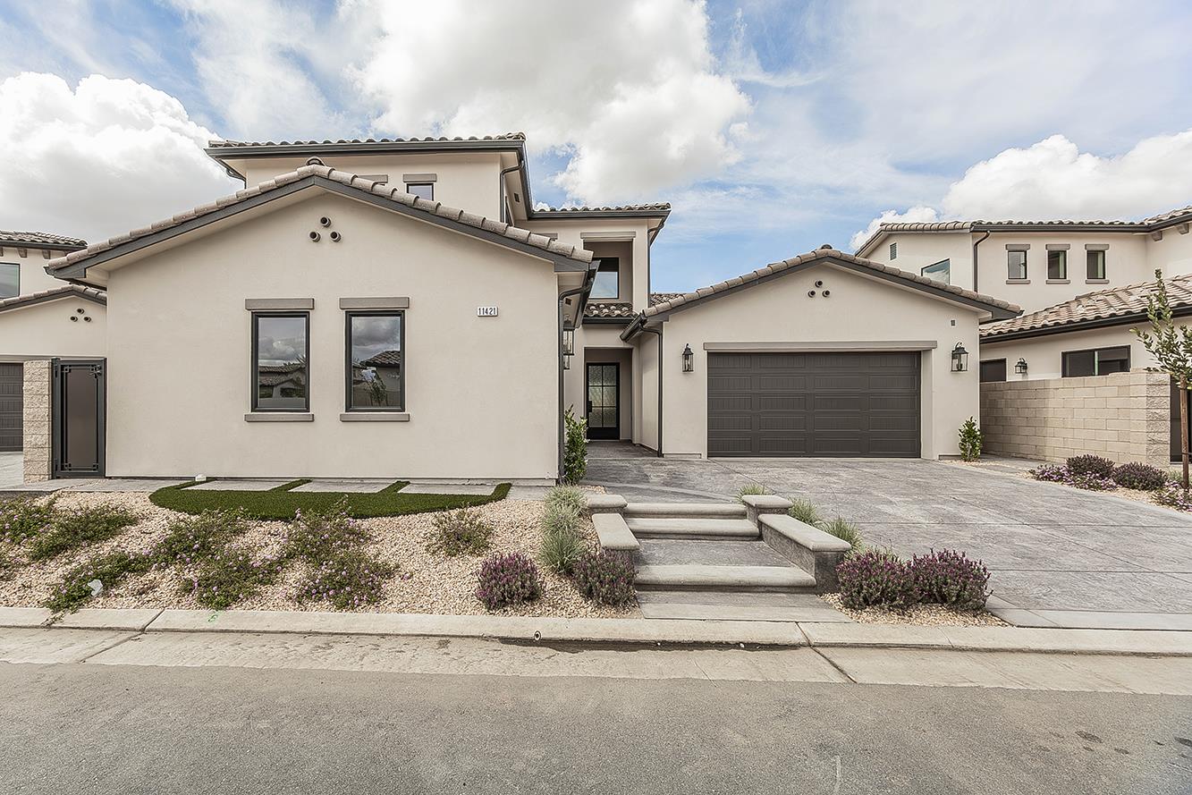 11421 N Live Oak Dr, Fresno, CA 93730