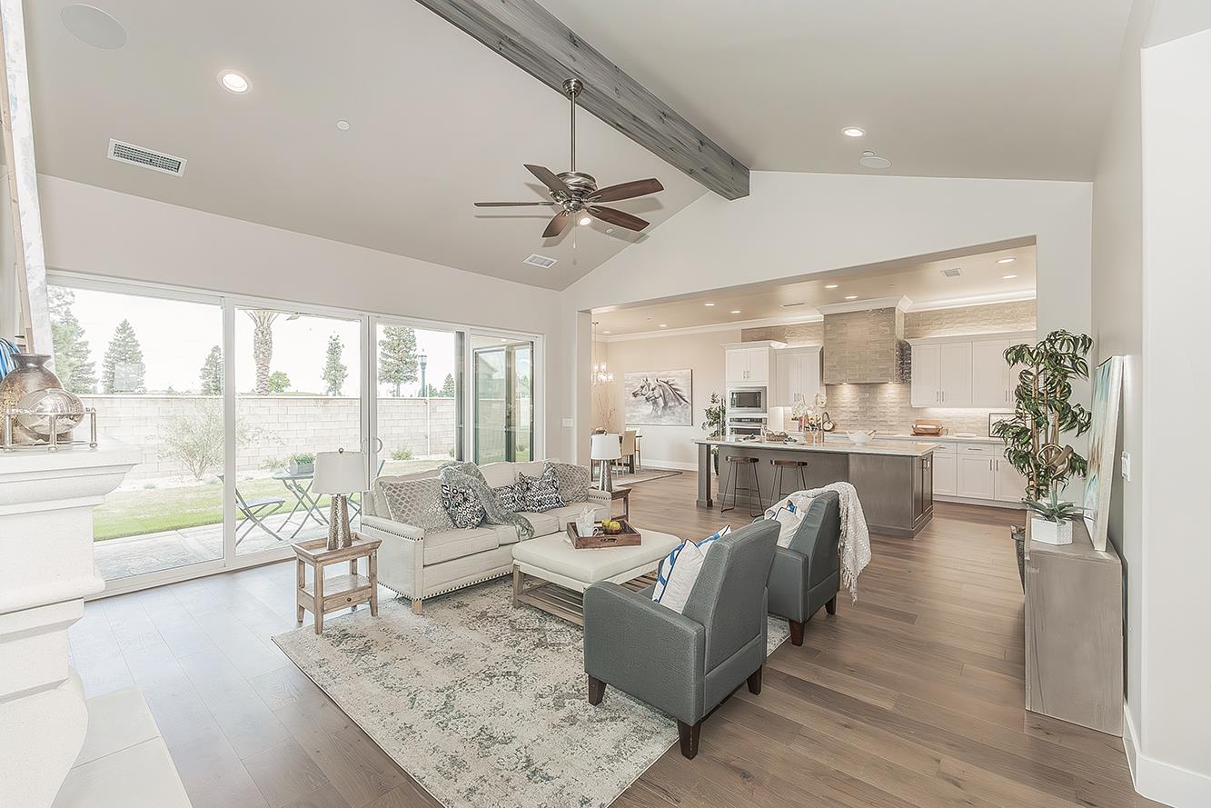 11421 N Live Oak Dr, Fresno, CA 93730