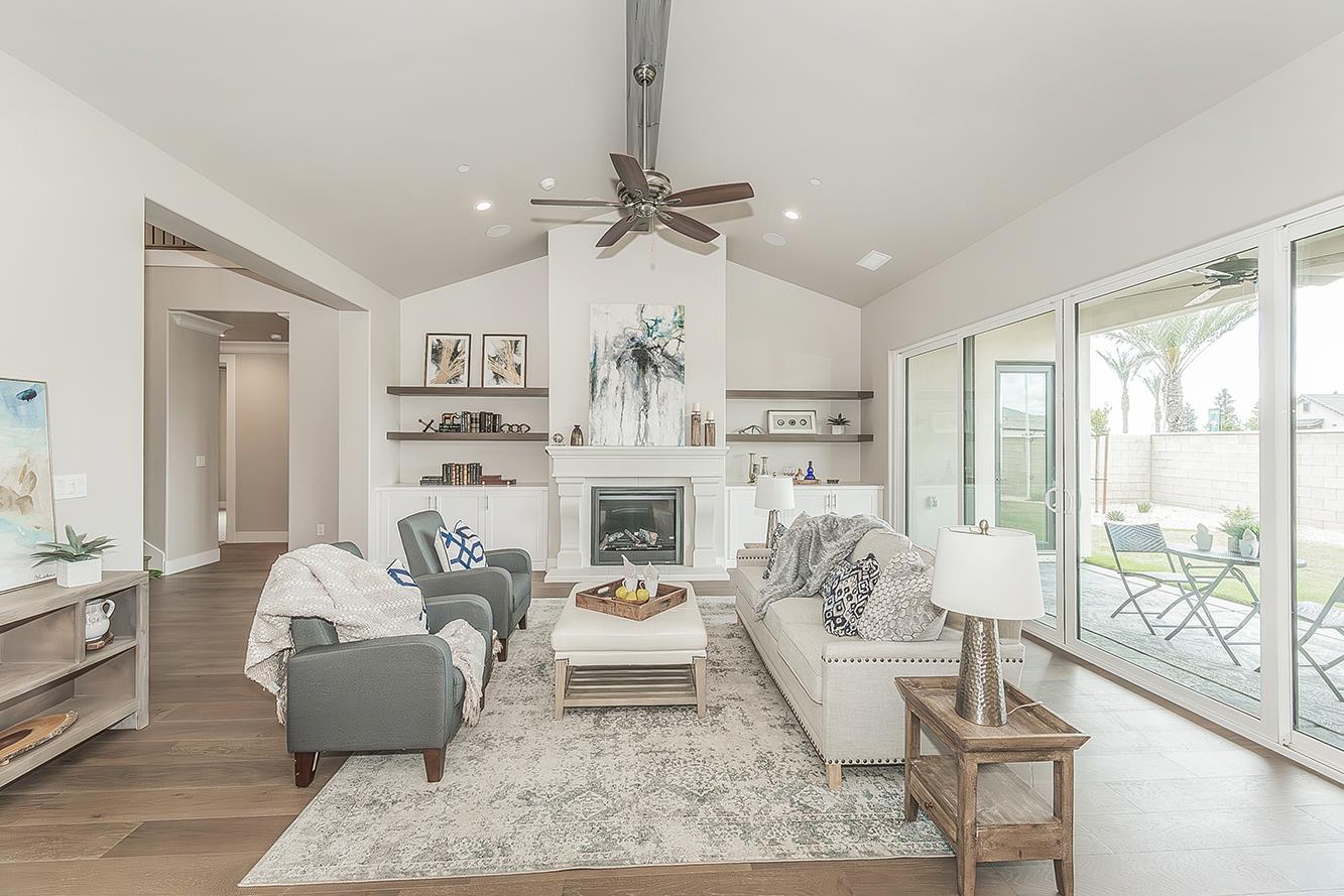 11421 N Live Oak Dr, Fresno, CA 93730