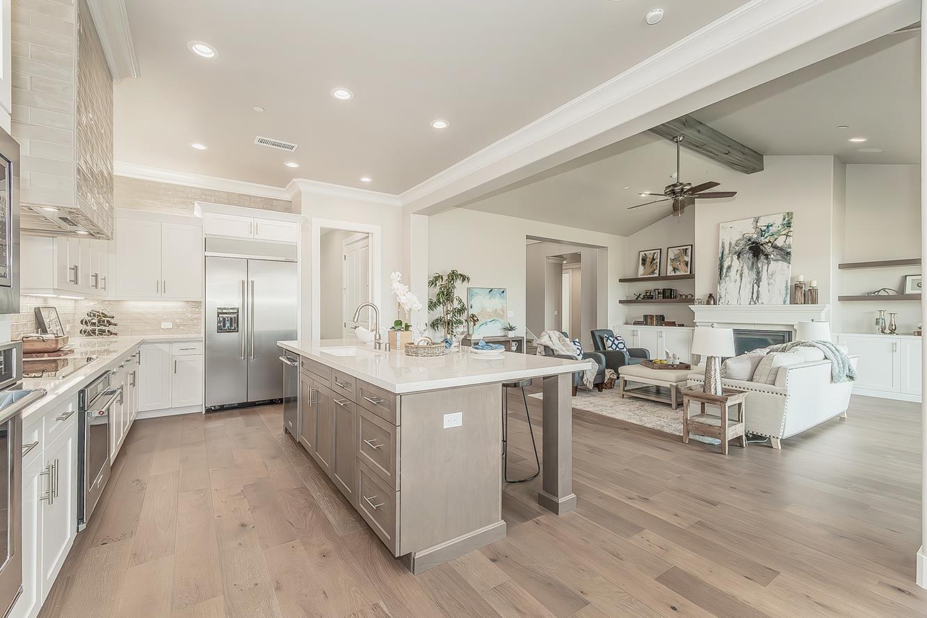 11421 N Live Oak Dr, Fresno, CA 93730