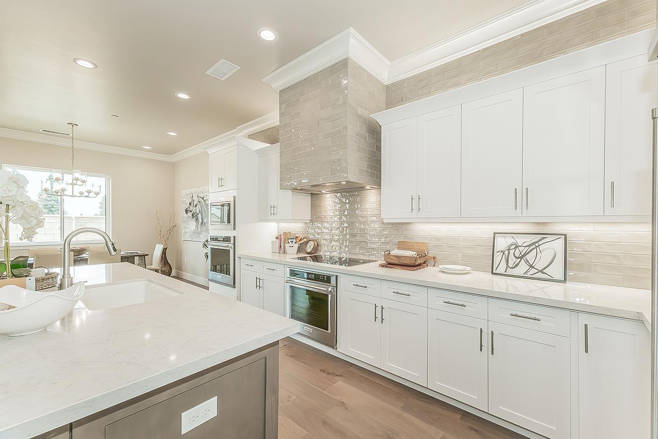 11421 N Live Oak Dr, Fresno, CA 93730