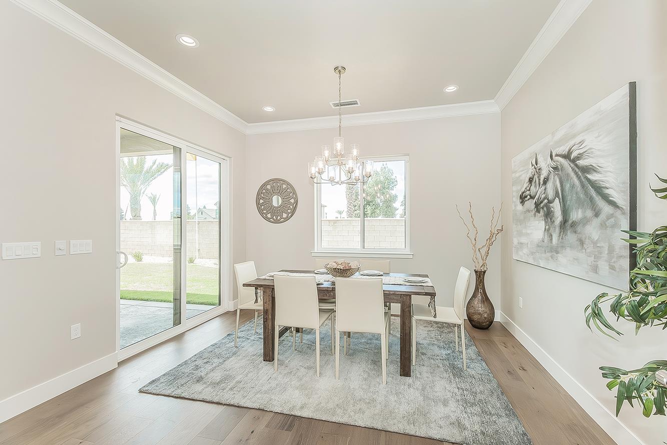 11421 N Live Oak Dr, Fresno, CA 93730