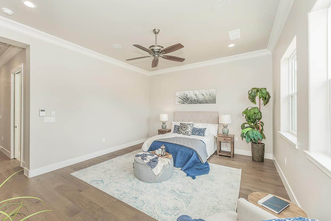 11421 N Live Oak Dr, Fresno, CA 93730