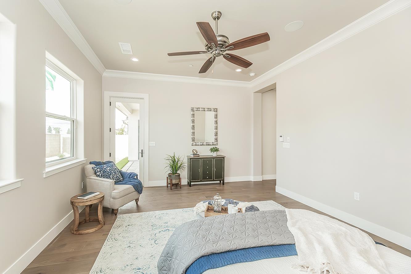 11421 N Live Oak Dr, Fresno, CA 93730