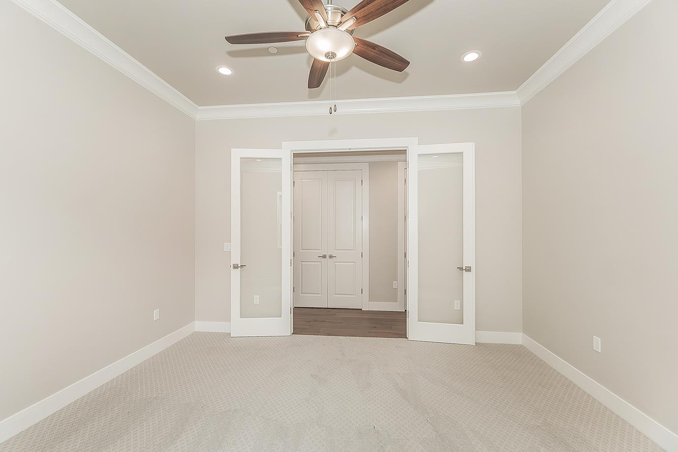 11421 N Live Oak Dr, Fresno, CA 93730