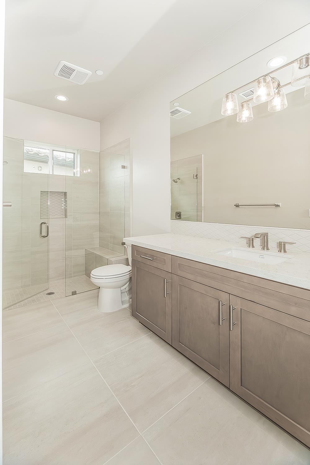 11421 N Live Oak Dr, Fresno, CA 93730