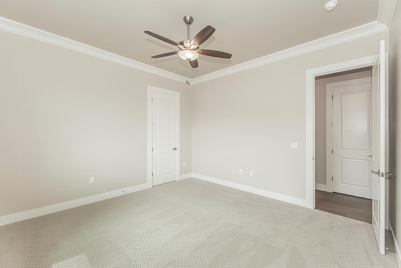 11421 N Live Oak Dr, Fresno, CA 93730