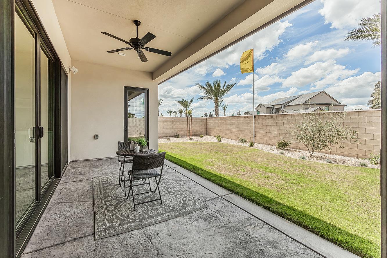 11421 N Live Oak Dr, Fresno, CA 93730