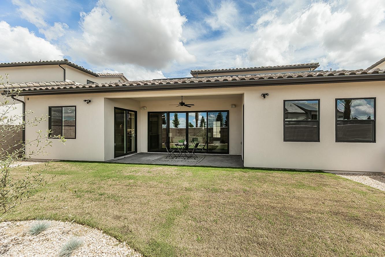 11421 N Live Oak Dr, Fresno, CA 93730