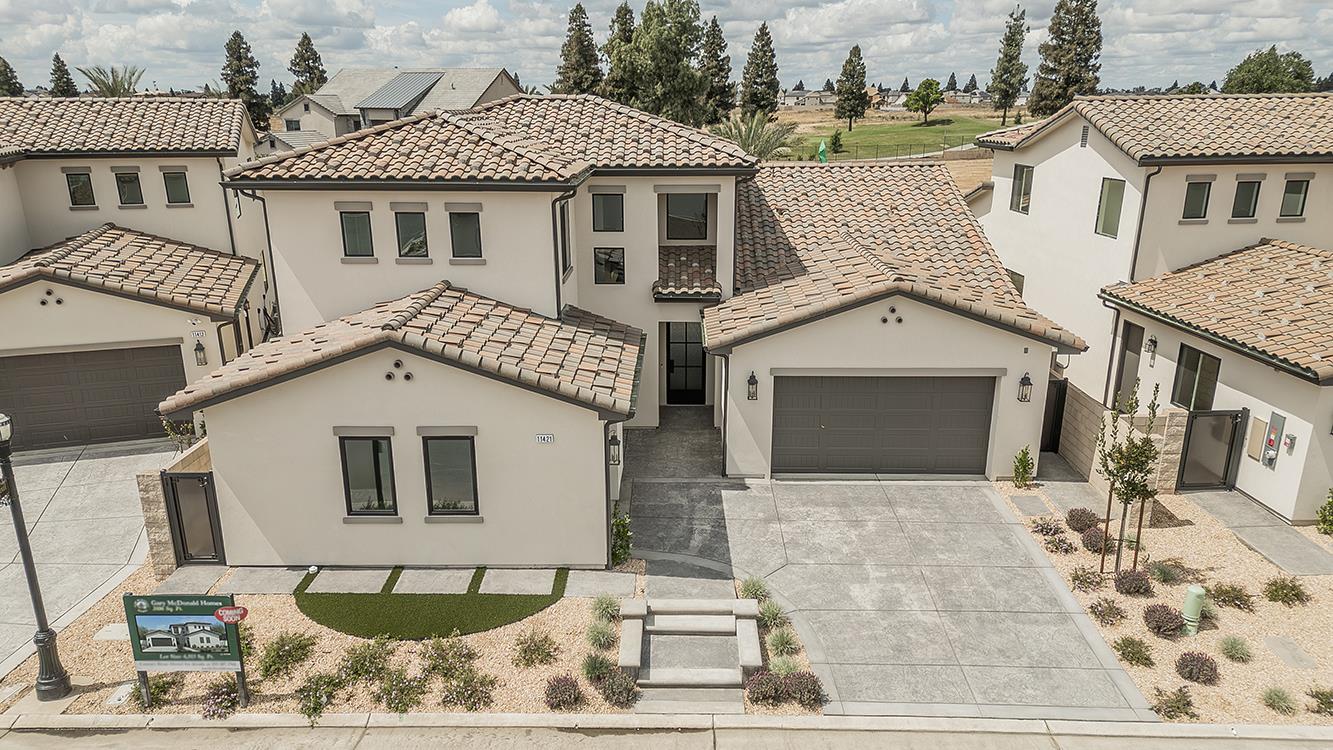 11421 N Live Oak Dr, Fresno, CA 93730