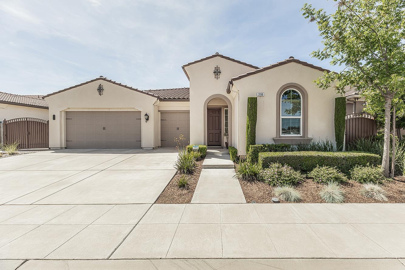 3160 Salem Ave, Clovis, CA 93619