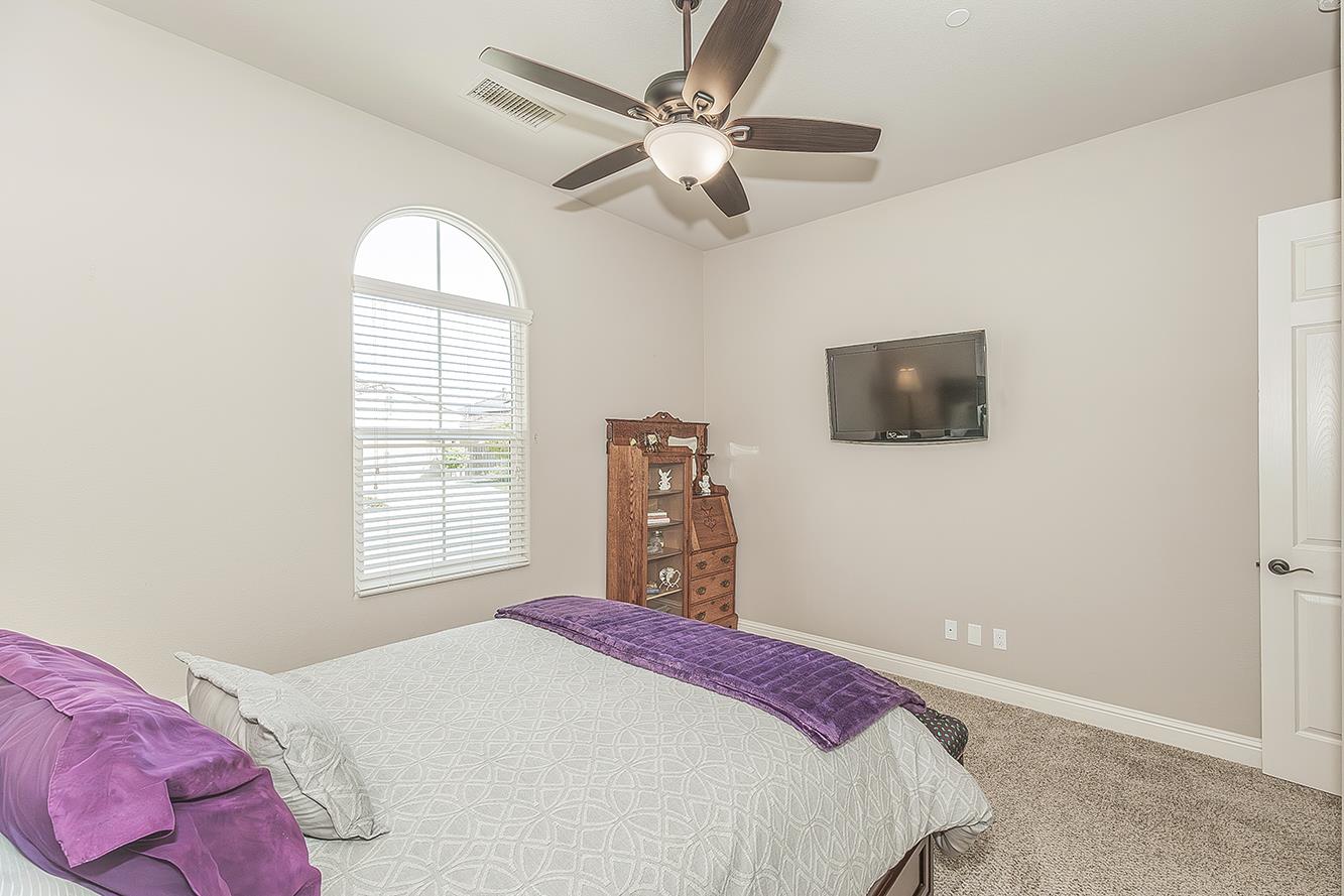 3160 Salem Ave, Clovis, CA 93619