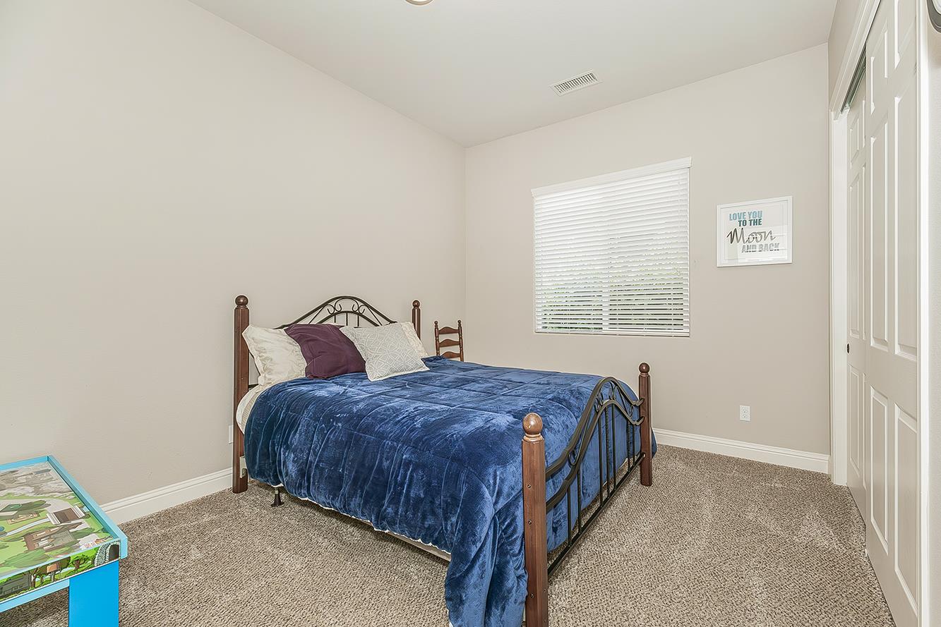 3160 Salem Ave, Clovis, CA 93619