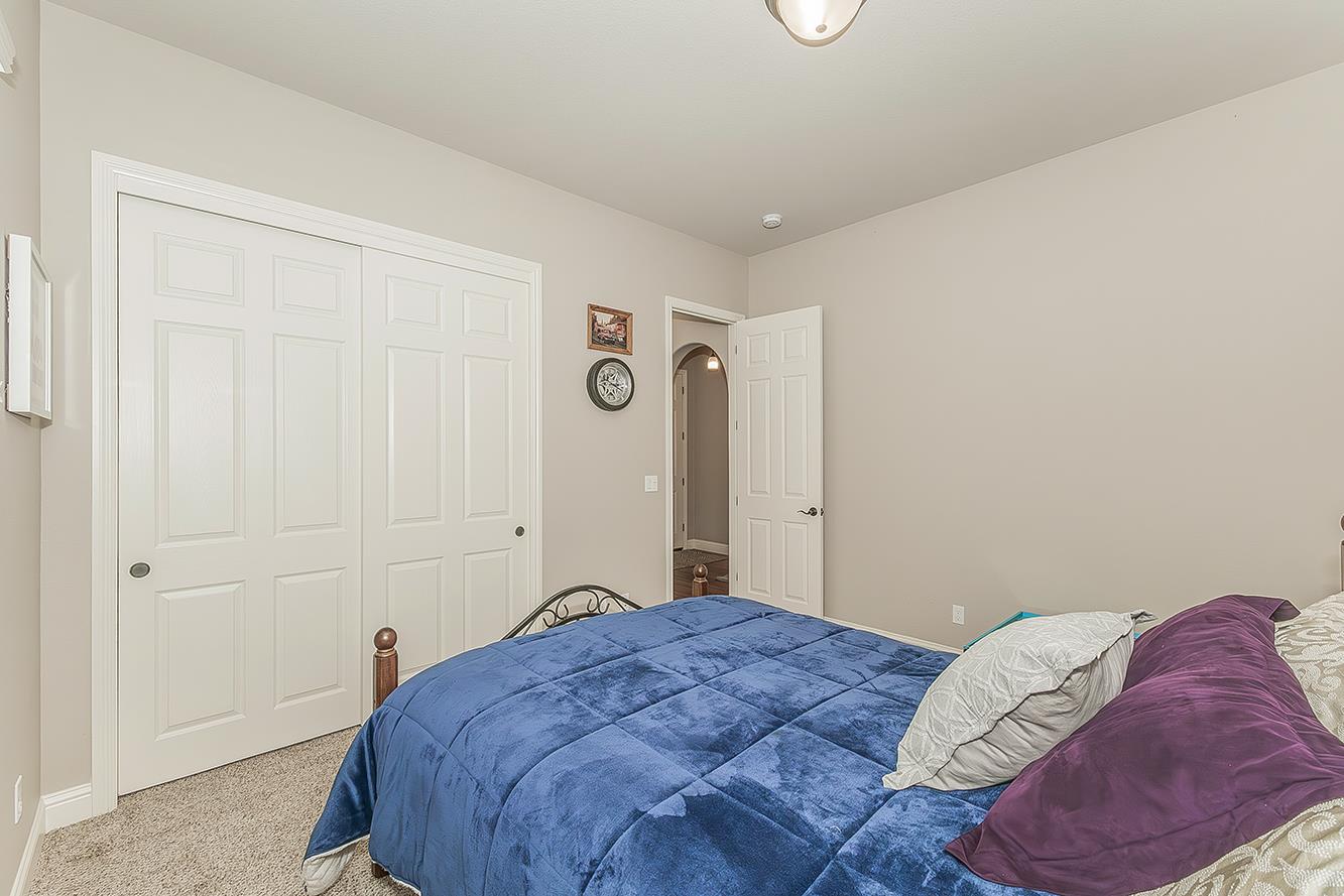 3160 Salem Ave, Clovis, CA 93619