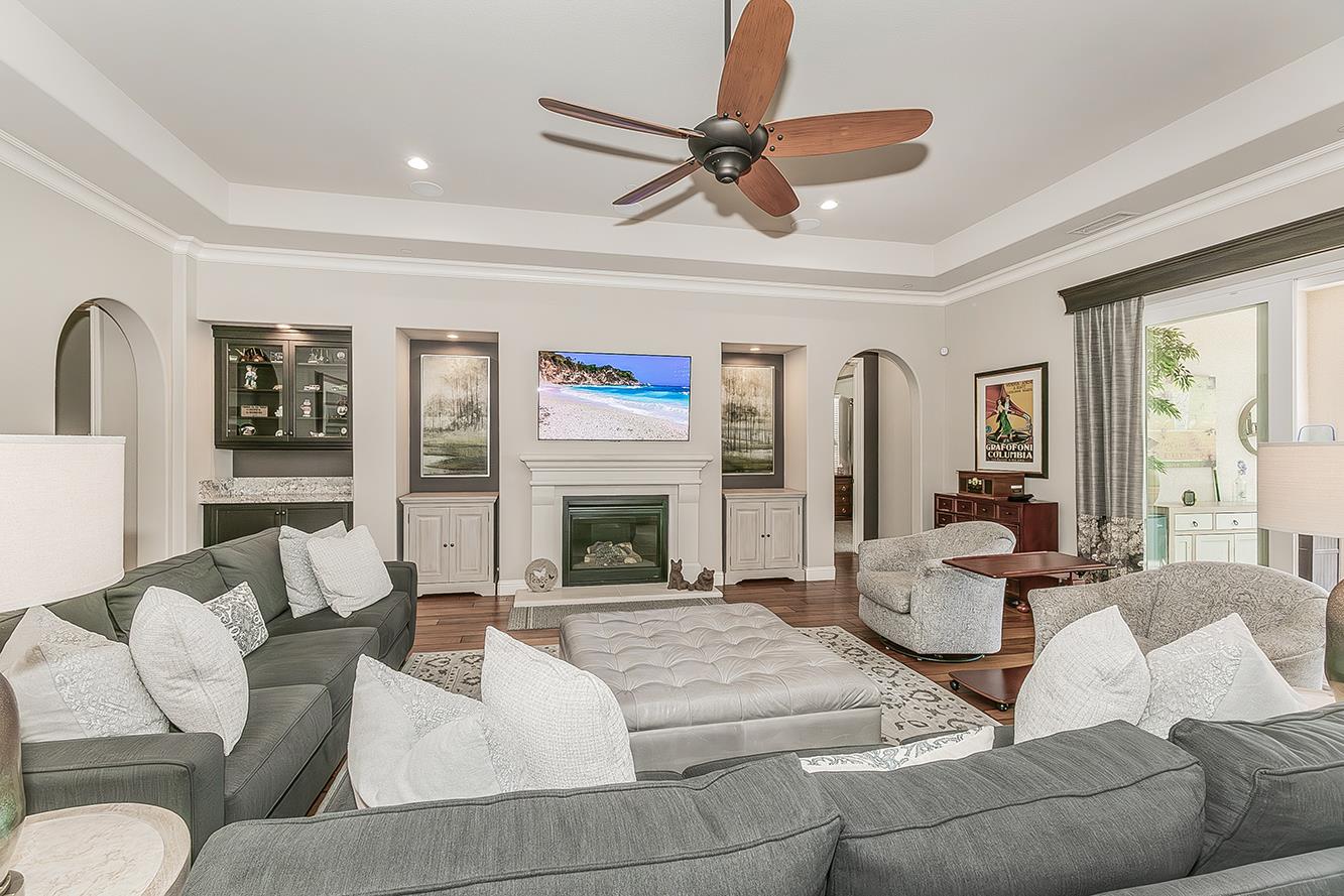 3160 Salem Ave, Clovis, CA 93619