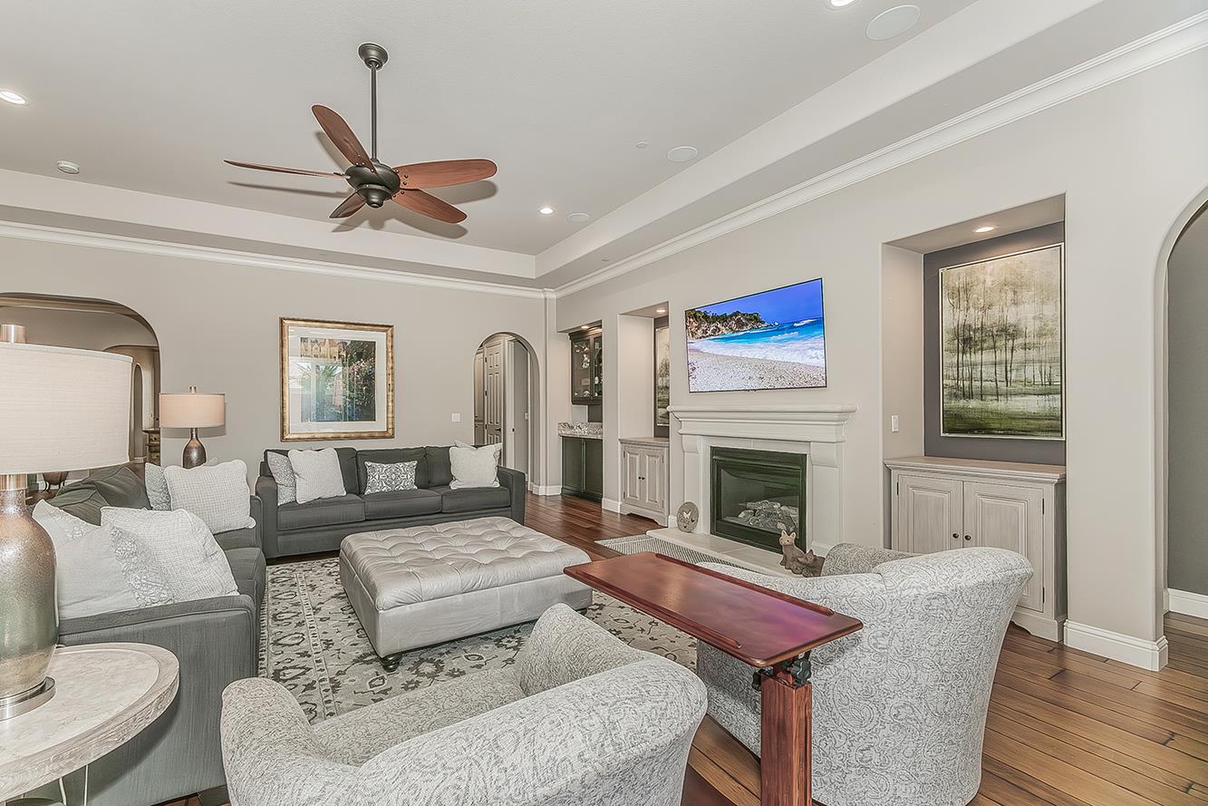 3160 Salem Ave, Clovis, CA 93619