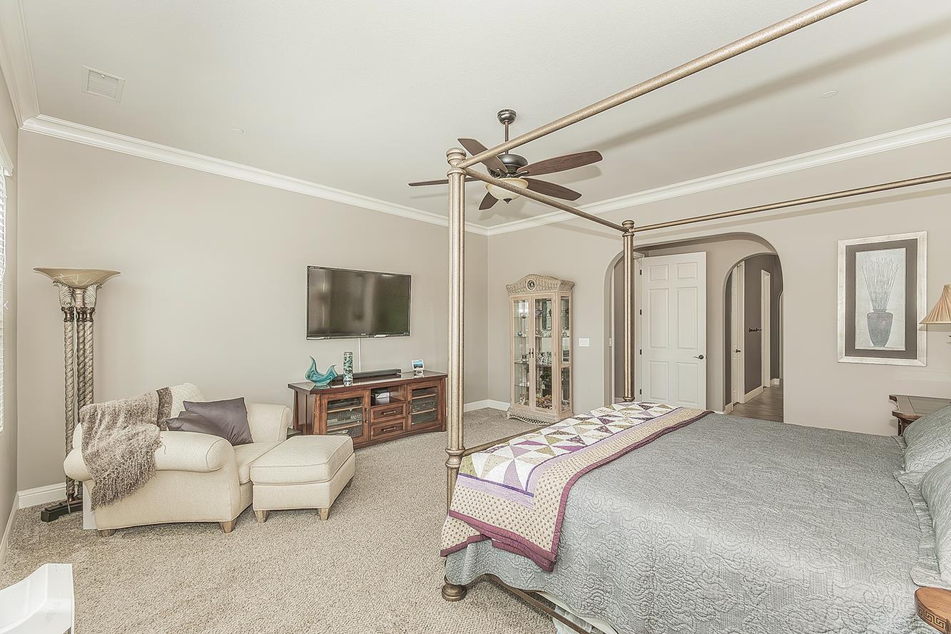 3160 Salem Ave, Clovis, CA 93619