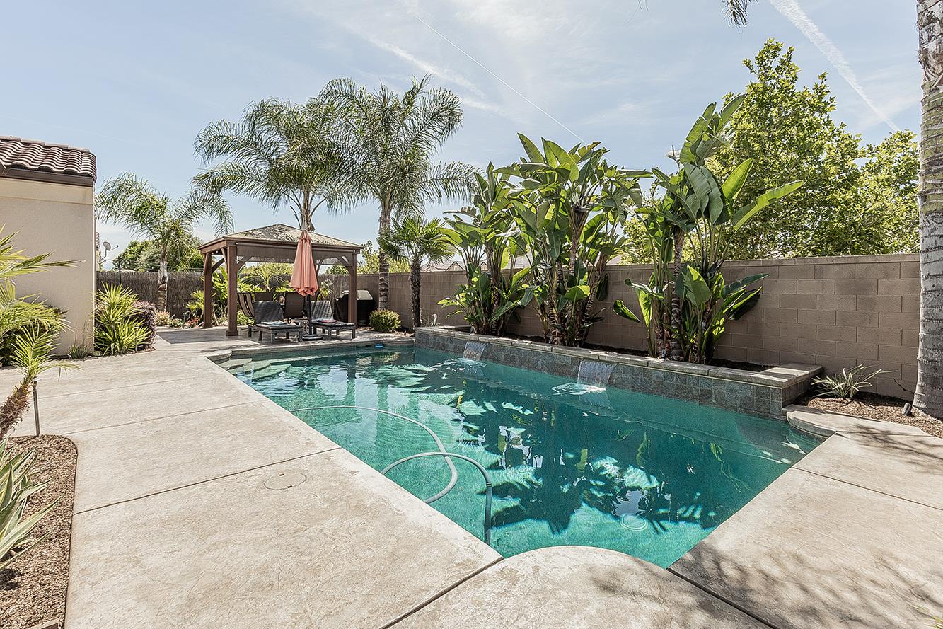 3160 Salem Ave, Clovis, CA 93619