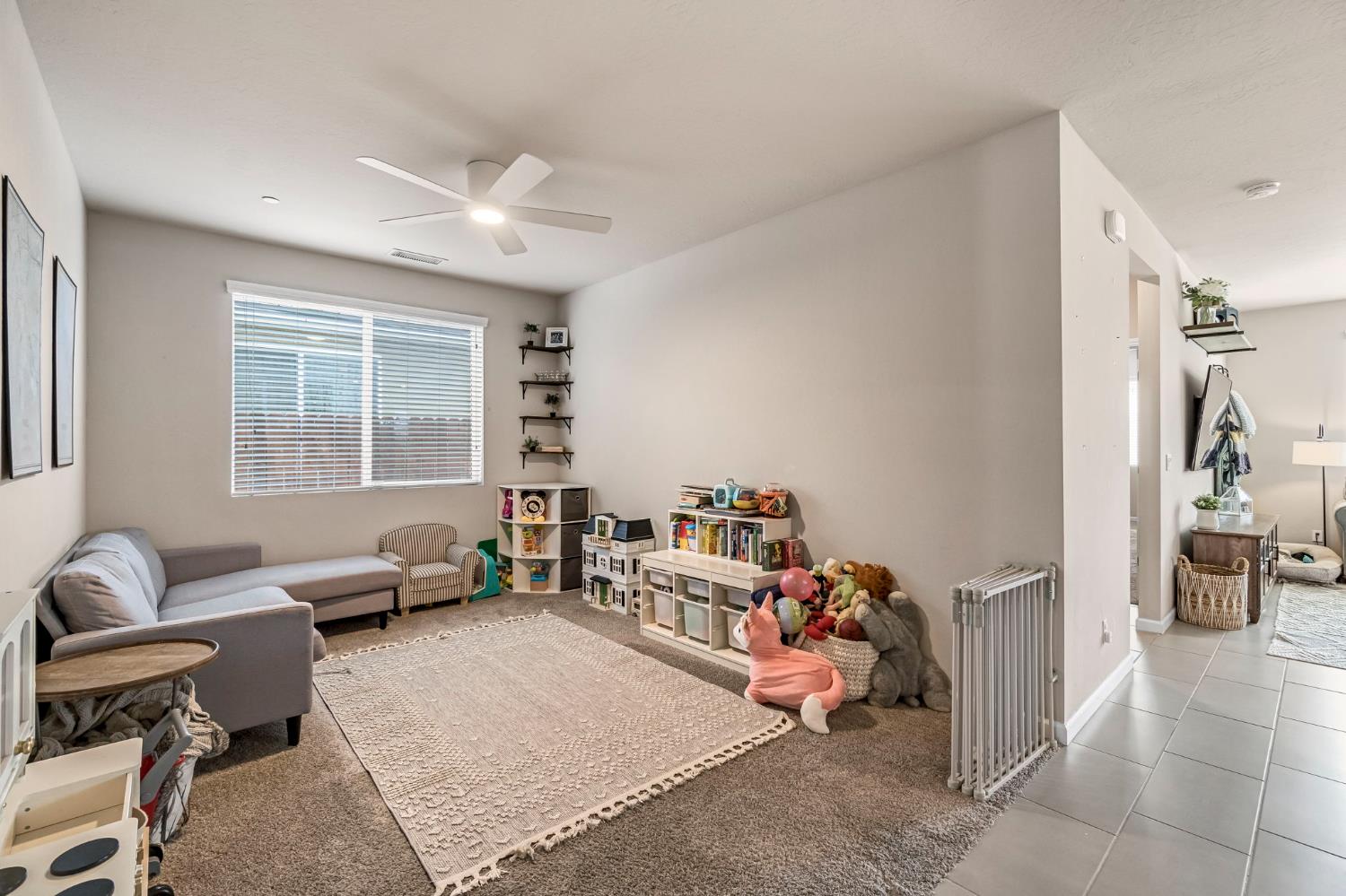 4158 Buckingham Ave, Clovis, CA 93619