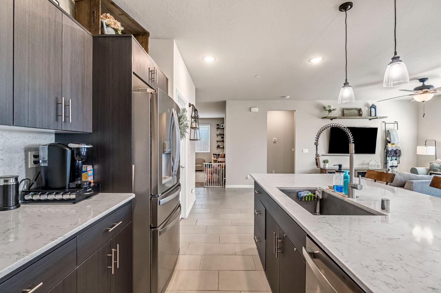 4158 Buckingham Ave, Clovis, CA 93619