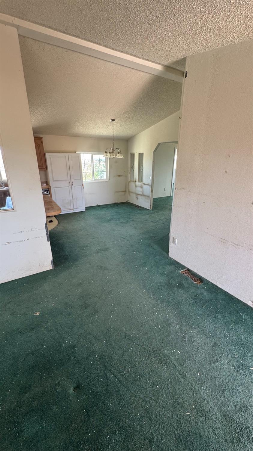 11086 Kelly St, Mojave, CA 93501