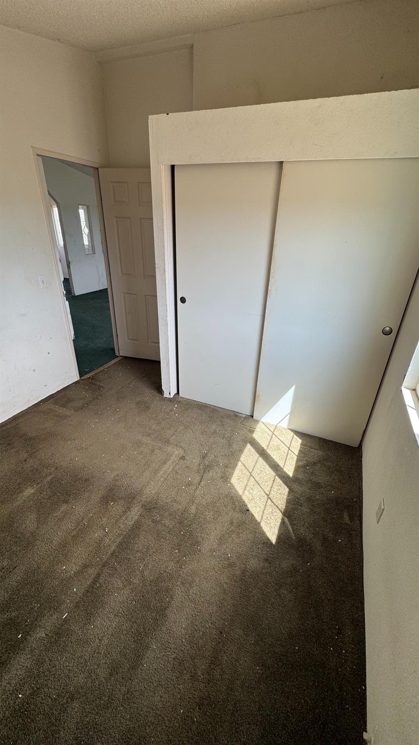 11086 Kelly St, Mojave, CA 93501