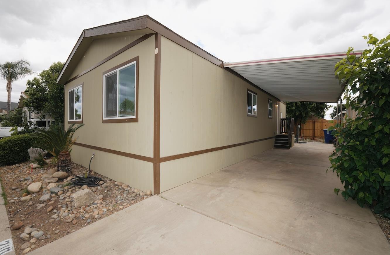 2575 S Willow Ave N #210, Fresno, CA 93725