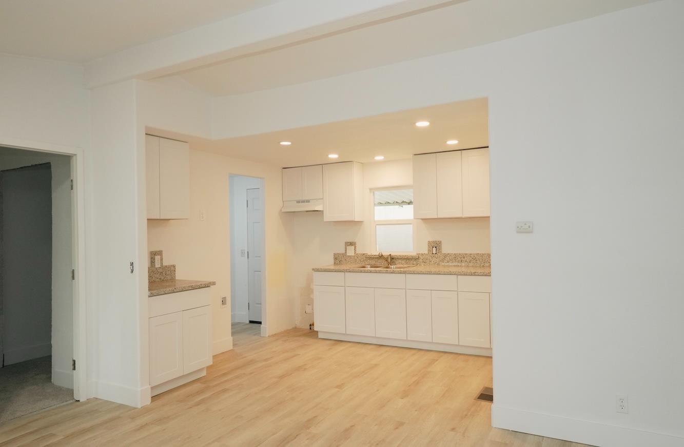 2575 S Willow Ave N #210, Fresno, CA 93725