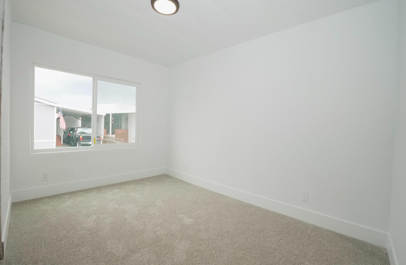 2575 S Willow Ave N #210, Fresno, CA 93725