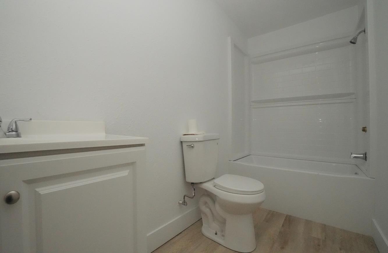 2575 S Willow Ave N #210, Fresno, CA 93725