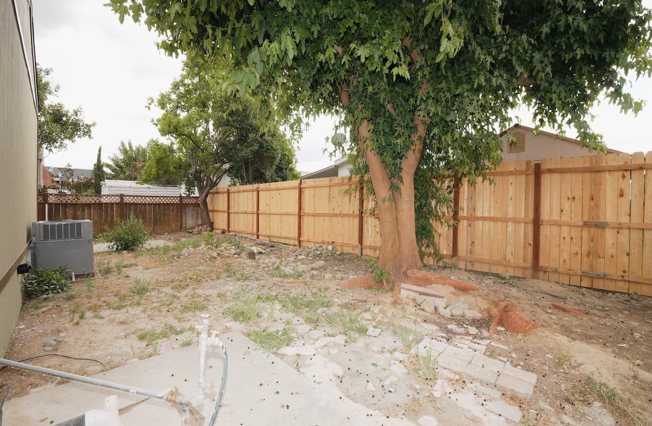 2575 S Willow Ave N #210, Fresno, CA 93725