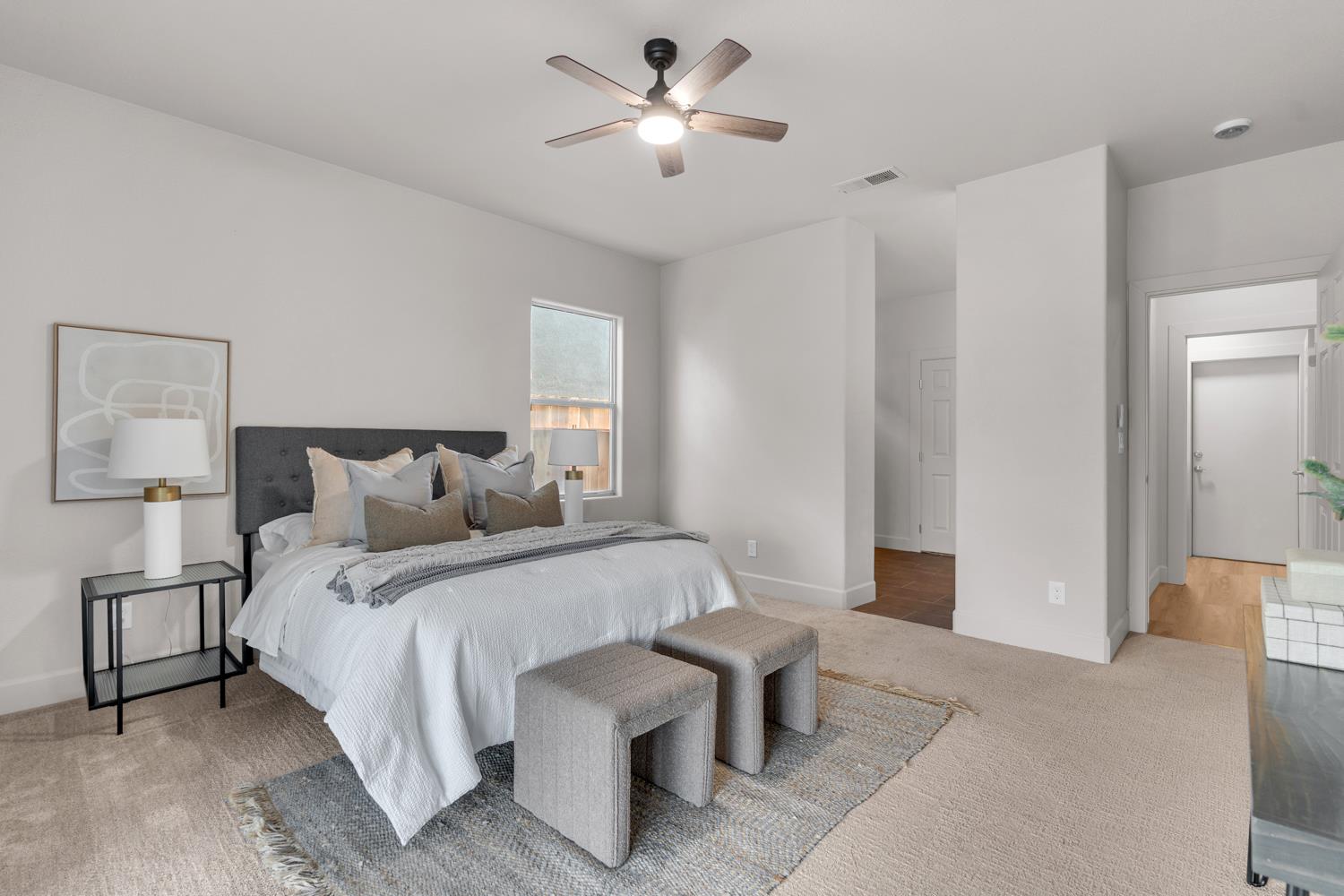 2423 S Sabre Ave, Fresno, CA 93727