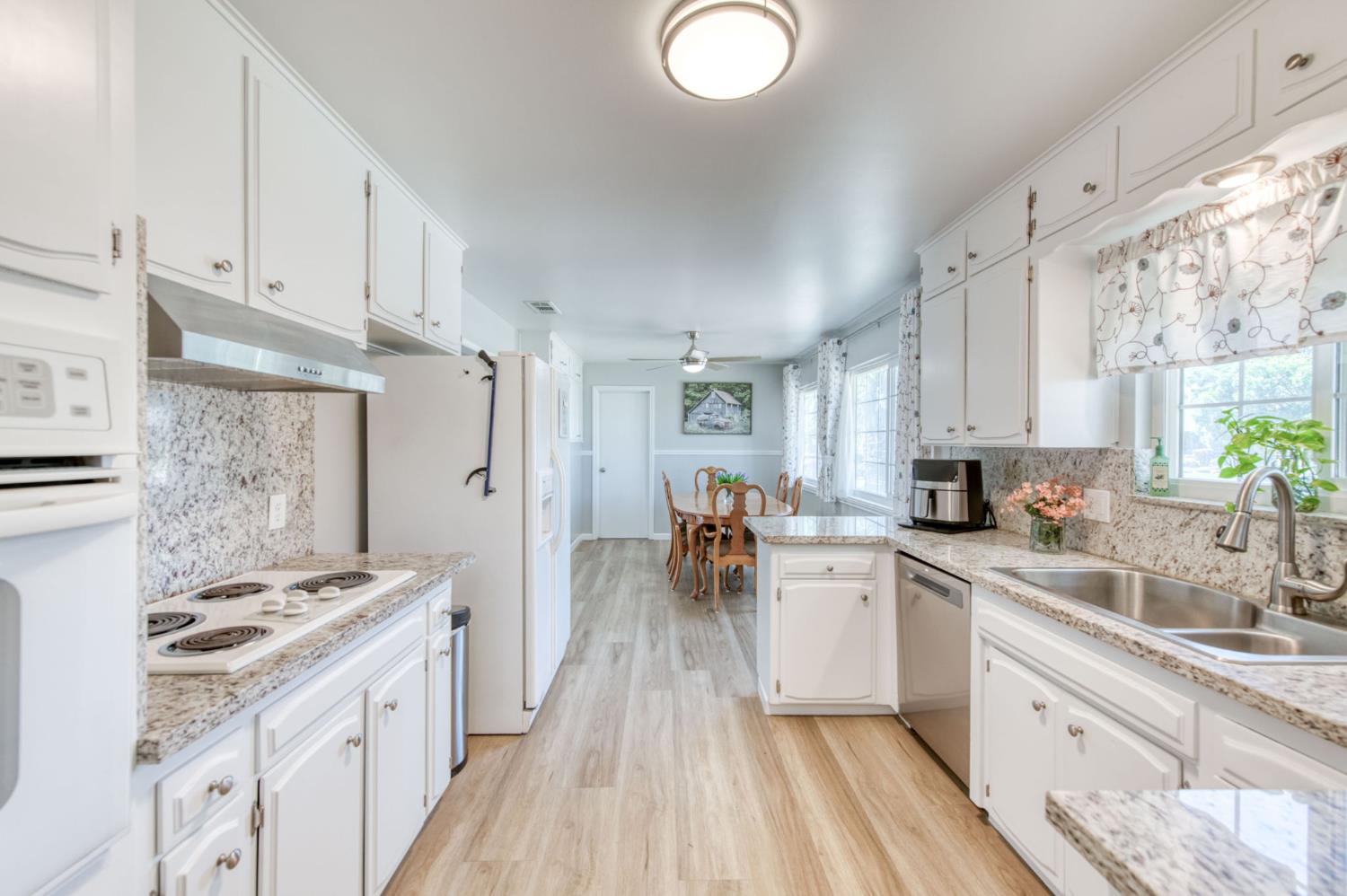 6228 N Millbrook Ave, Fresno, CA 93710