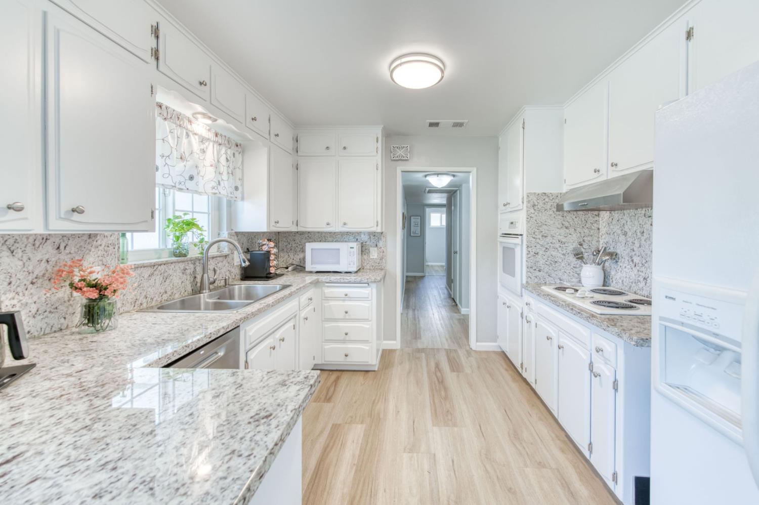 6228 N Millbrook Ave, Fresno, CA 93710