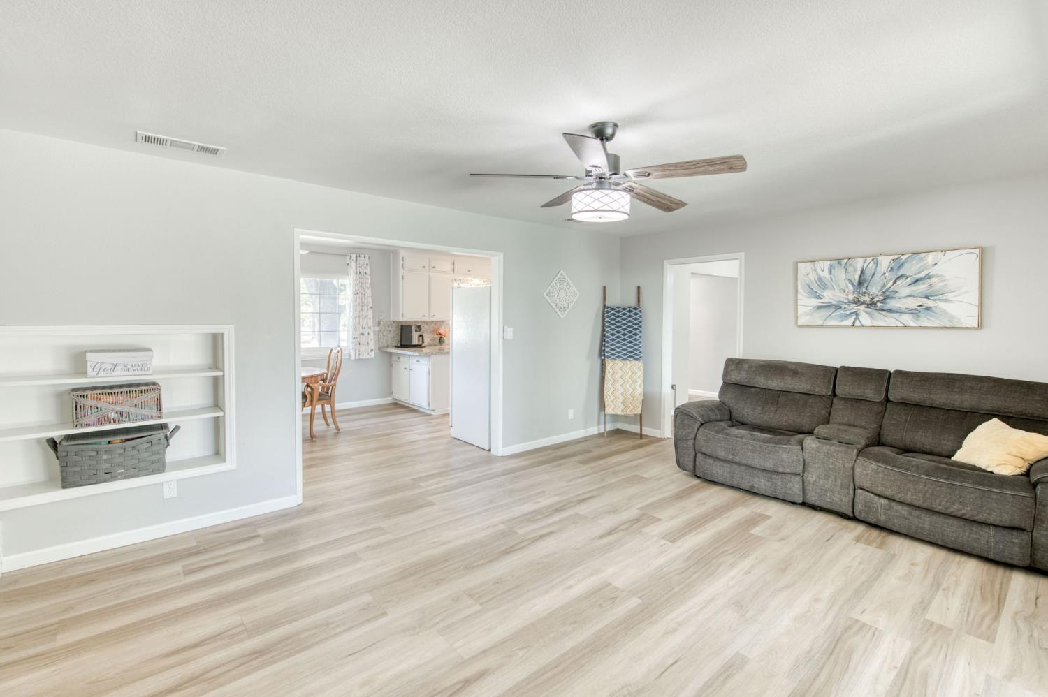 6228 N Millbrook Ave, Fresno, CA 93710