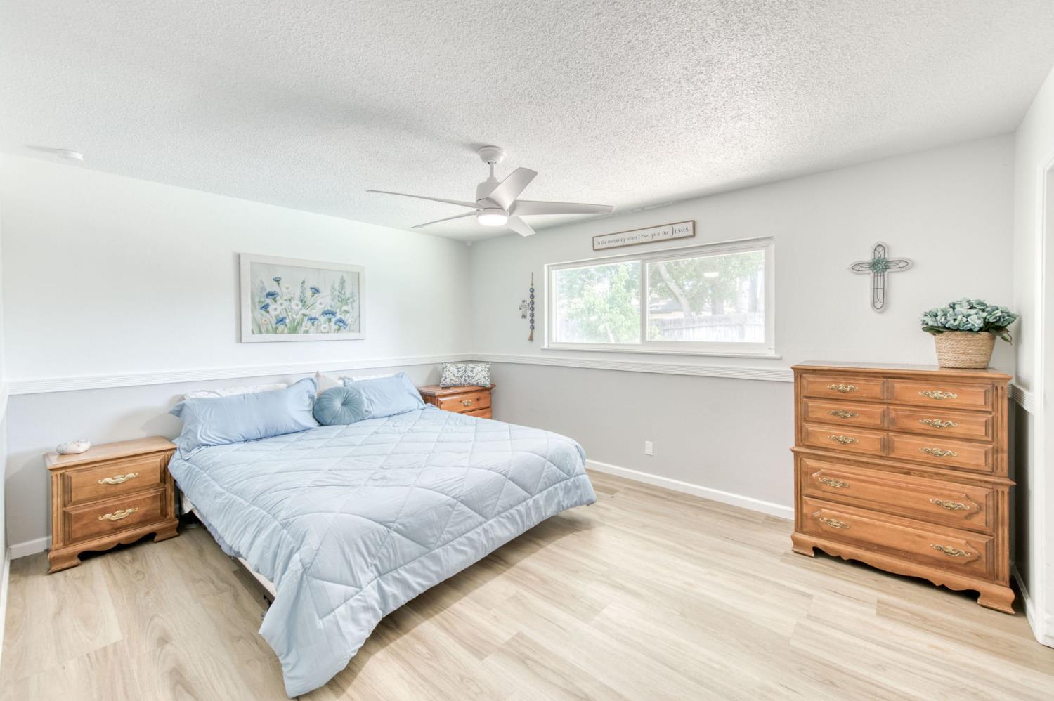 6228 N Millbrook Ave, Fresno, CA 93710