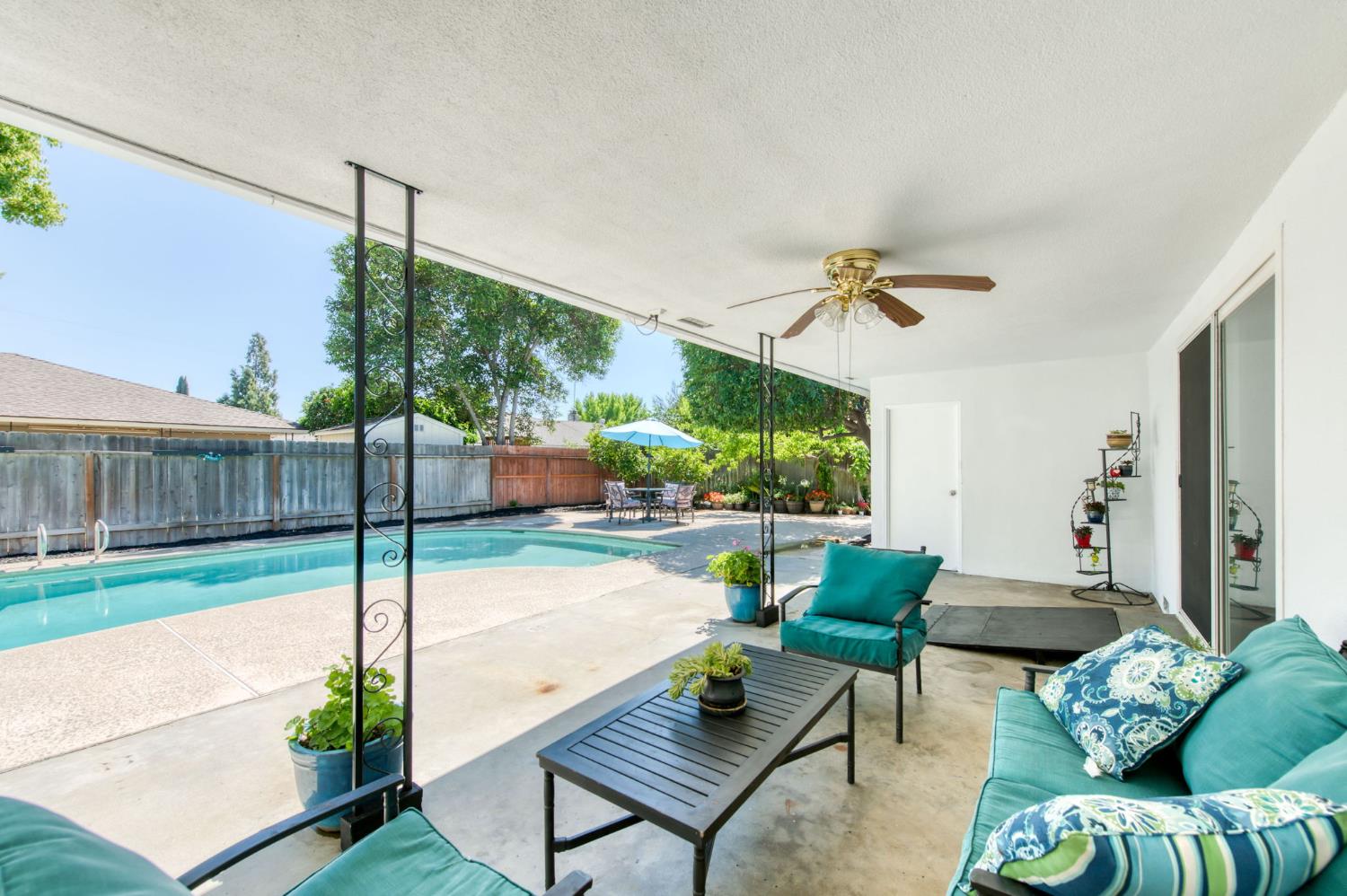 6228 N Millbrook Ave, Fresno, CA 93710